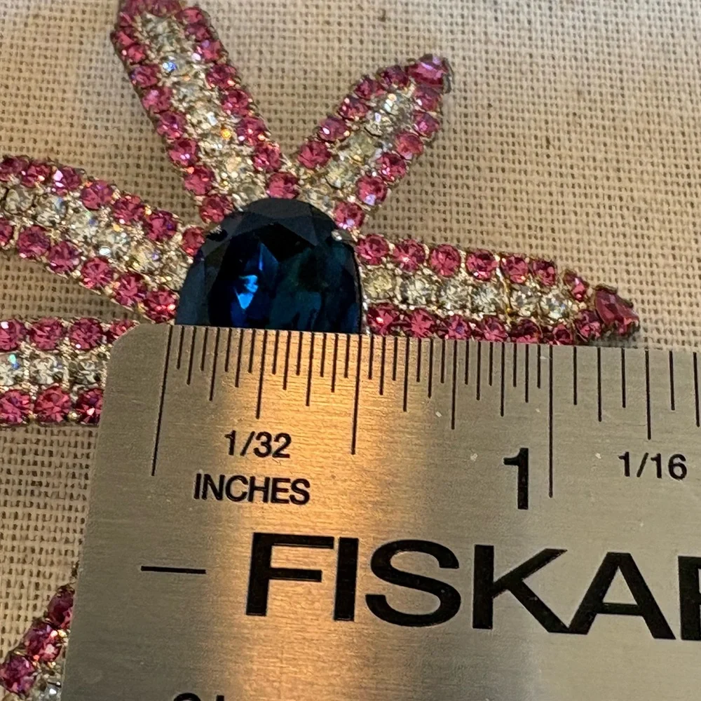 Rhinestone Starburst Pendant Brooch Pin - Picture 10 of 10
